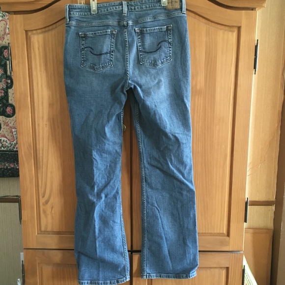 Levi Misses 14 L Signature EUC - Picture 5 of 6